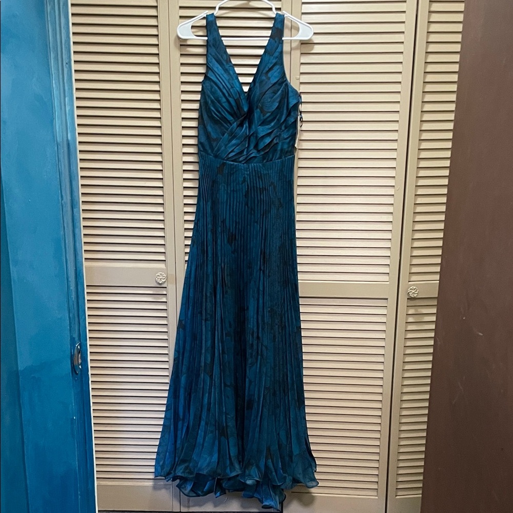 Elegant Blue Evening Gown